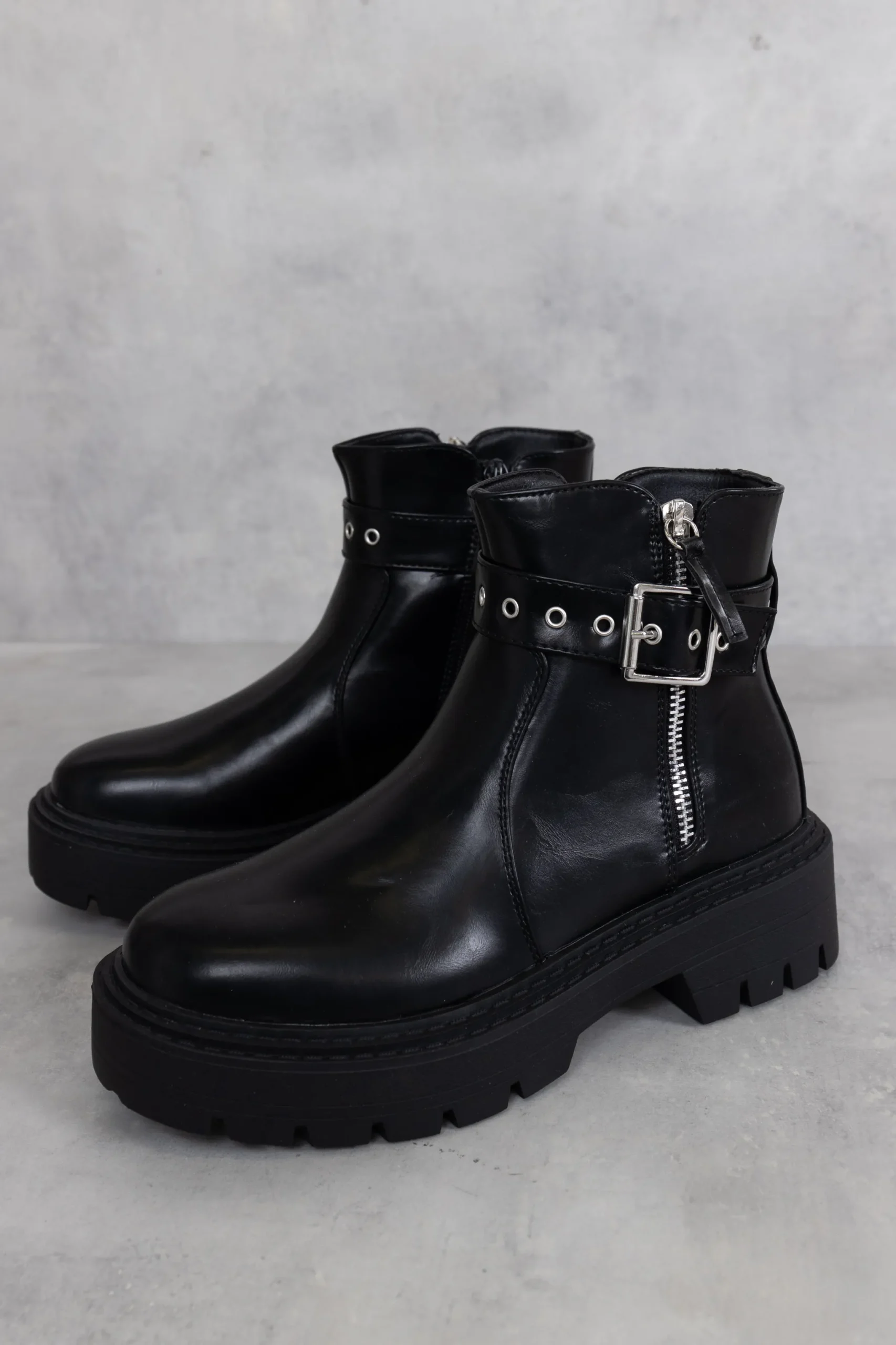 Glamorous Boots|Black Chunky Buckle Chelsea Boots -