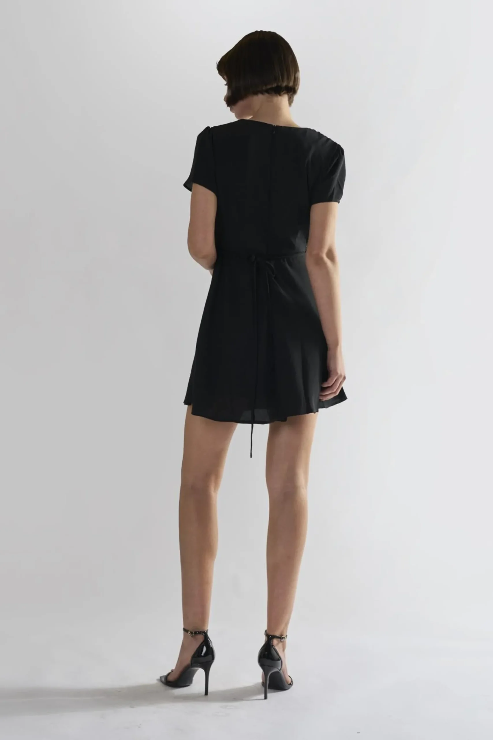 Glamorous Day Dresses|Mini Dresses|Black V-Neck Mini-Dresses -