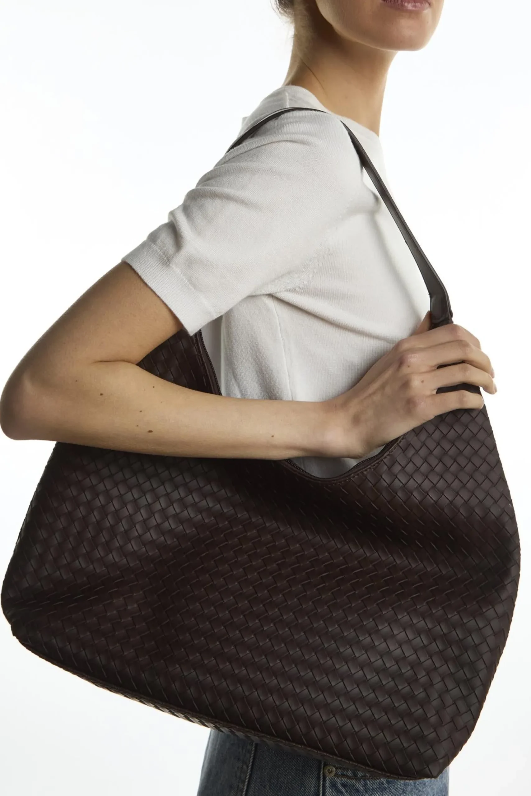 Glamorous Shoulder Bags|Brown Woven Shoulder-Bag -