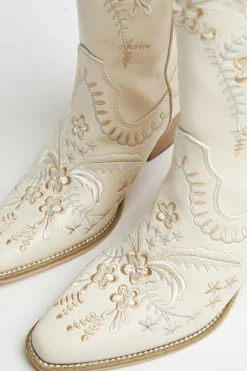 Glamorous Boots|Cream Embroidered Cowboy-Boots -