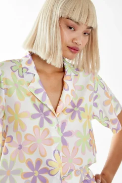 Glamorous Chic Escapes|Glamorous Care: Our Sustainable Collection|Pastel 60s Floral Loose Fit Collared -shirt -