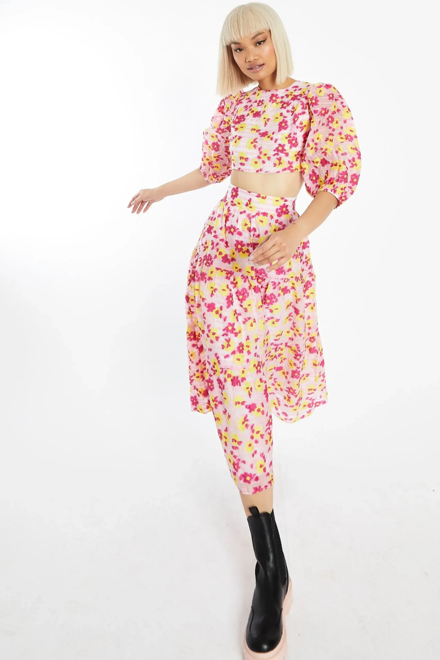 Glamorous Best Dressed Guest|Going Out Tops|Pink-Yellow Organza Lace-Up Back Puff Sleeve Crop-Top -