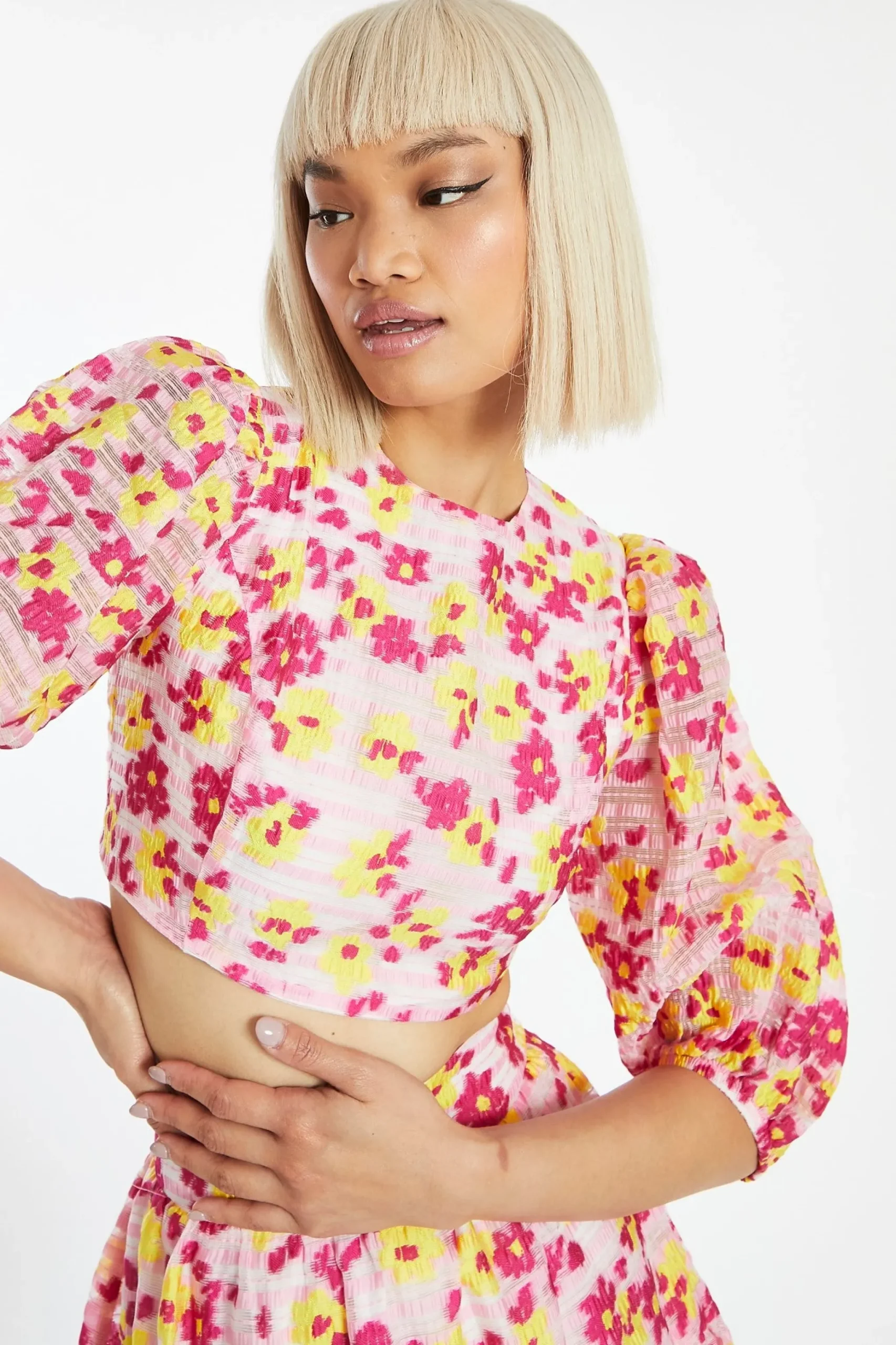 Glamorous Best Dressed Guest|Going Out Tops|Pink-Yellow Organza Lace-Up Back Puff Sleeve Crop-Top -