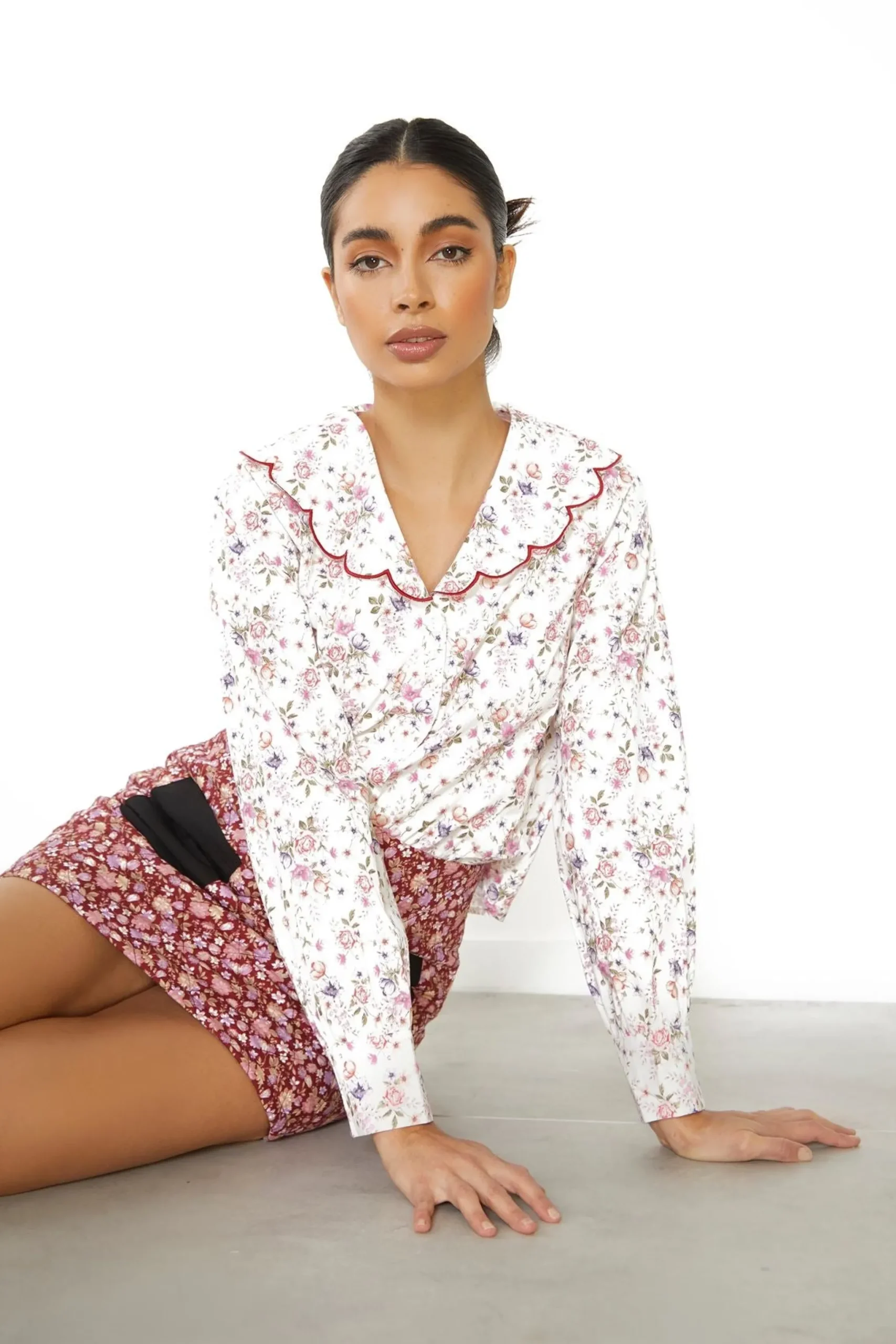 Glamorous Blouses & Shirts|White Vintage-Flower Scalloped Collar Top -